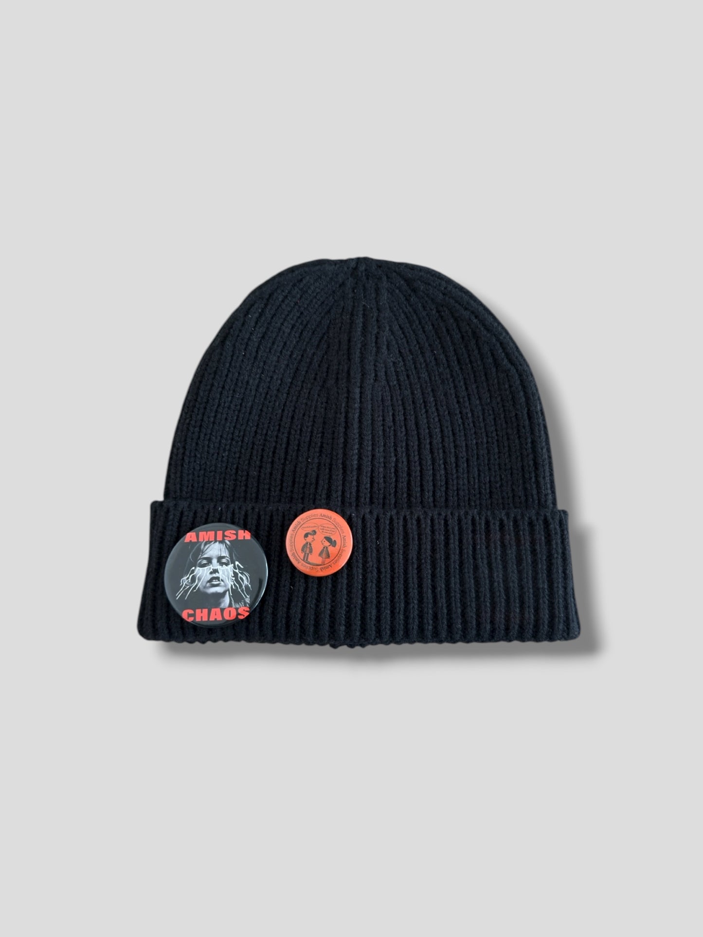 Beanie pins knitted