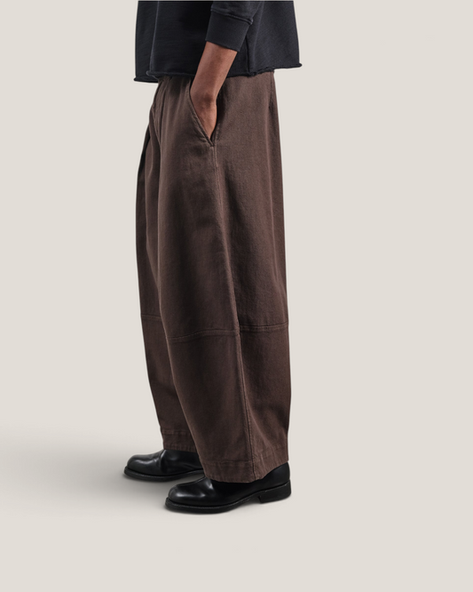 Deadbeat trouser