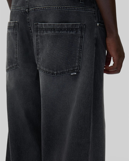 Fade wash baggy pants
