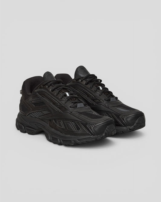 Road ultra black