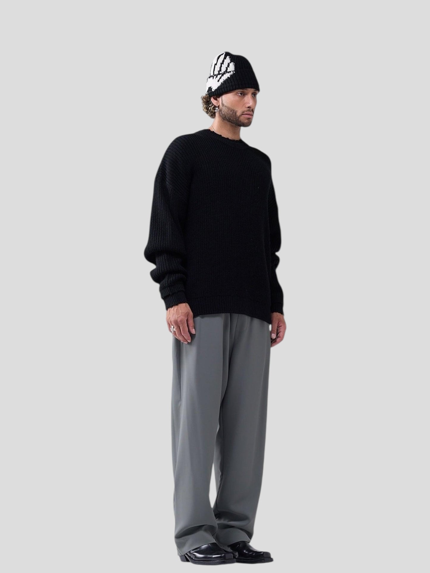 Logo knit raw edge