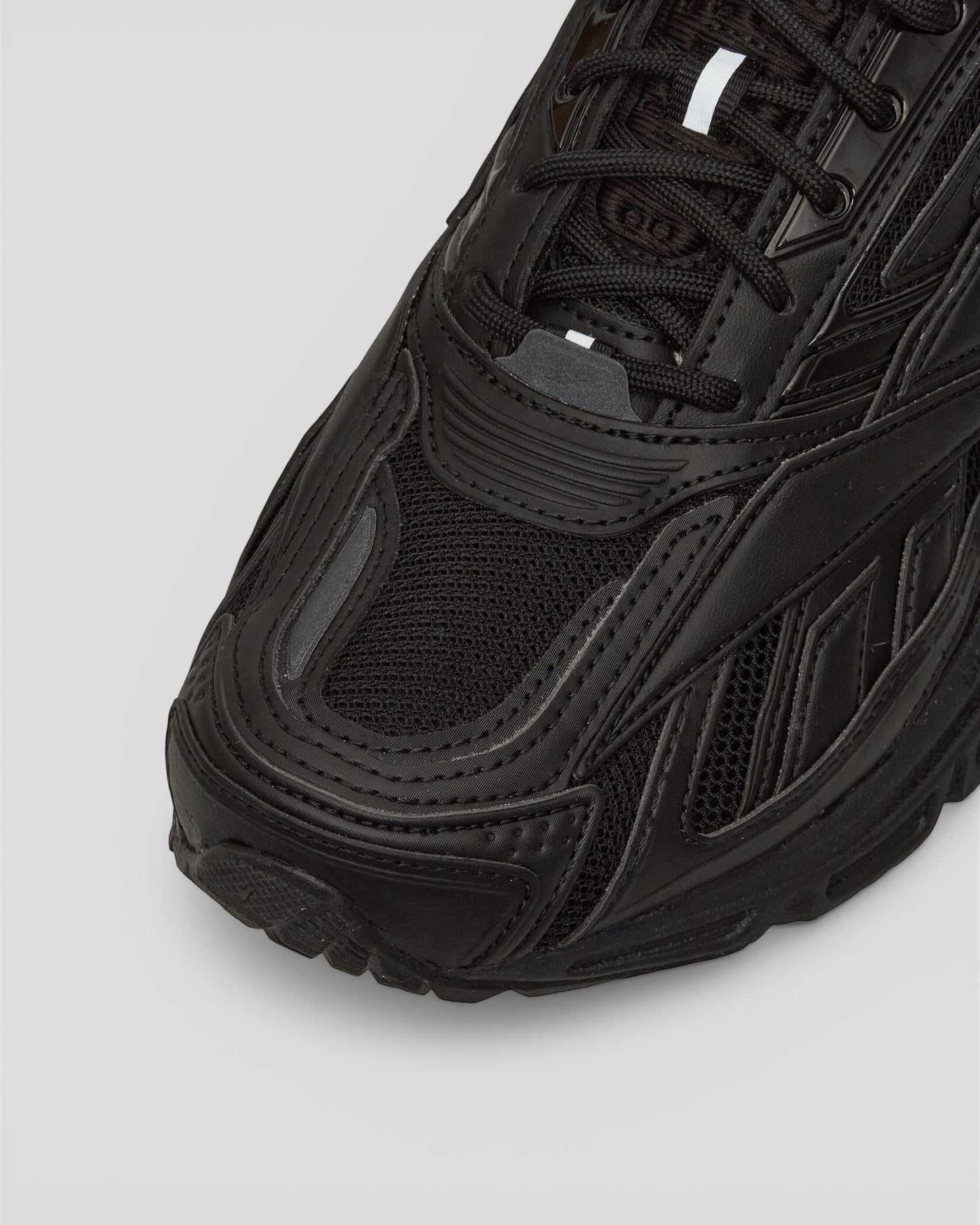 Road ultra black