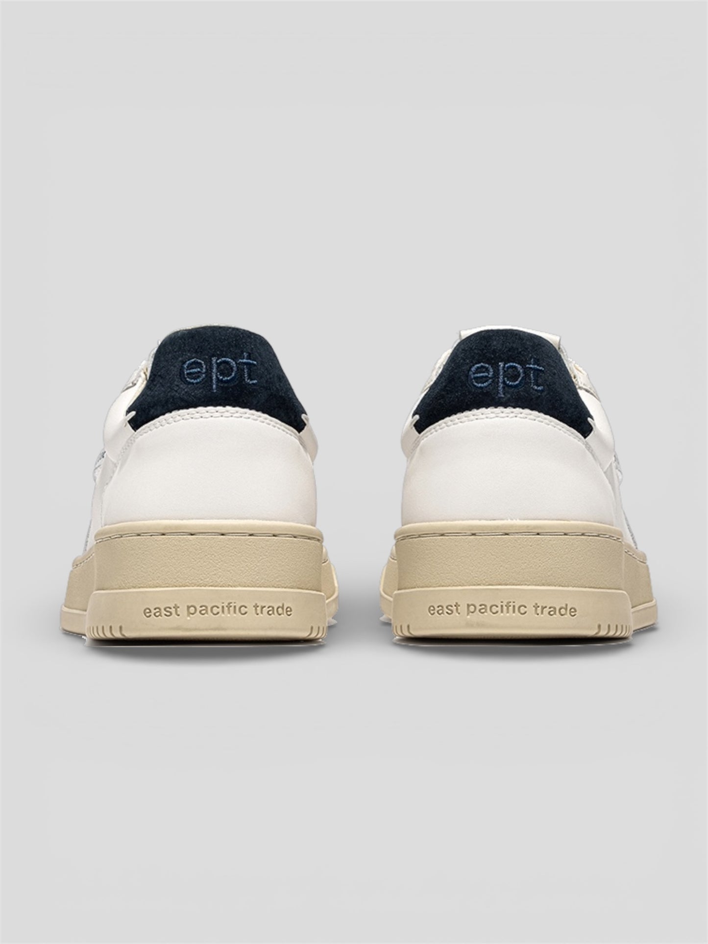 Court off white/navy