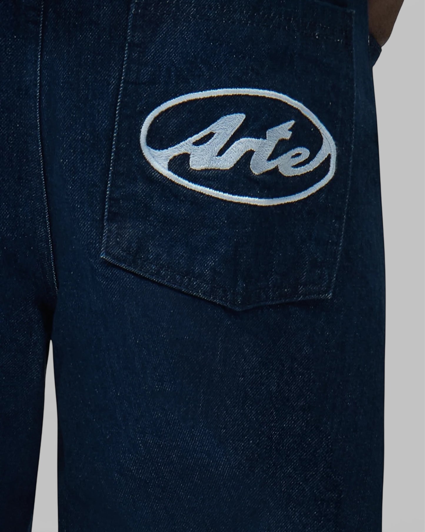 Circle logo pocket pants