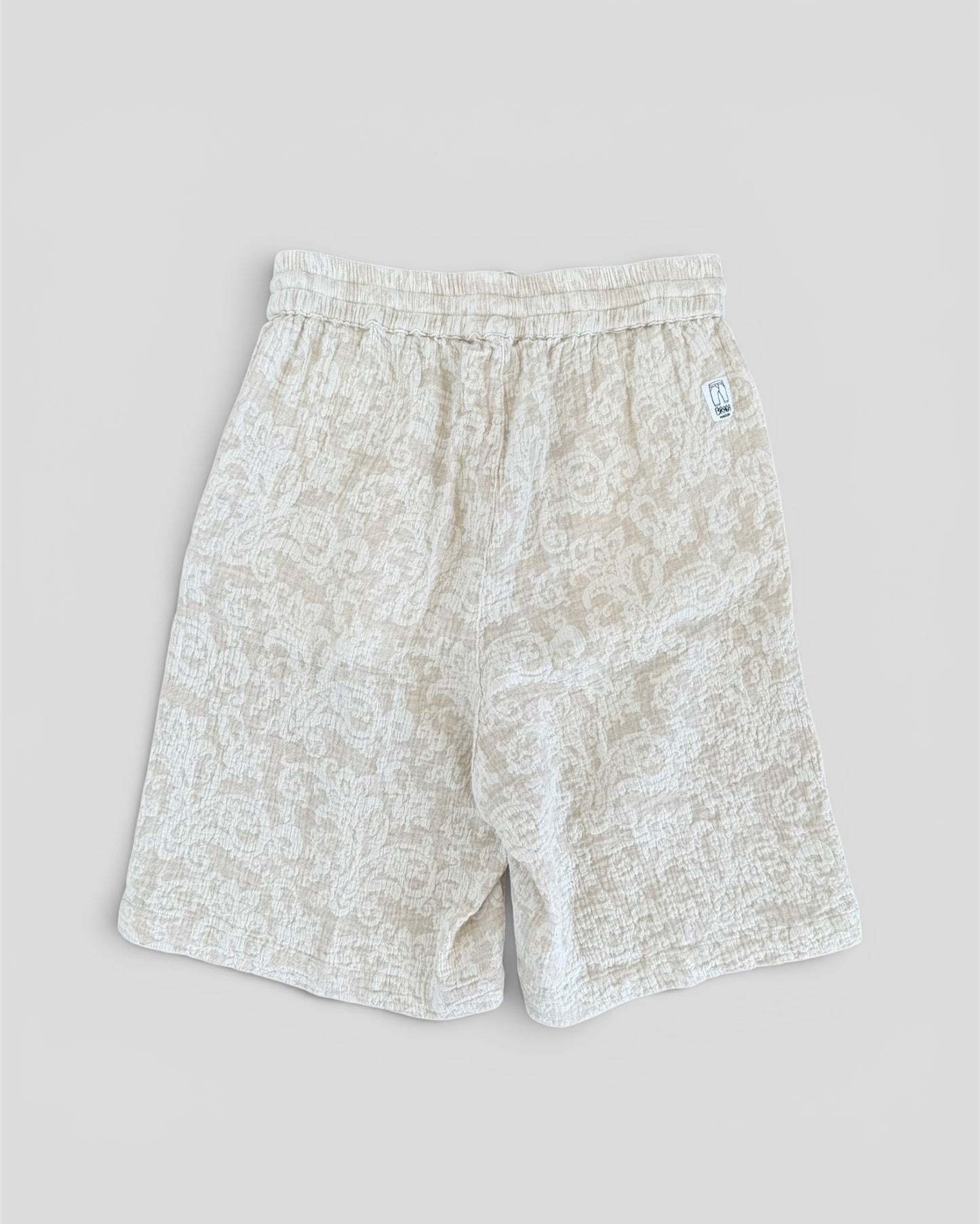Bermuda over jacquard
