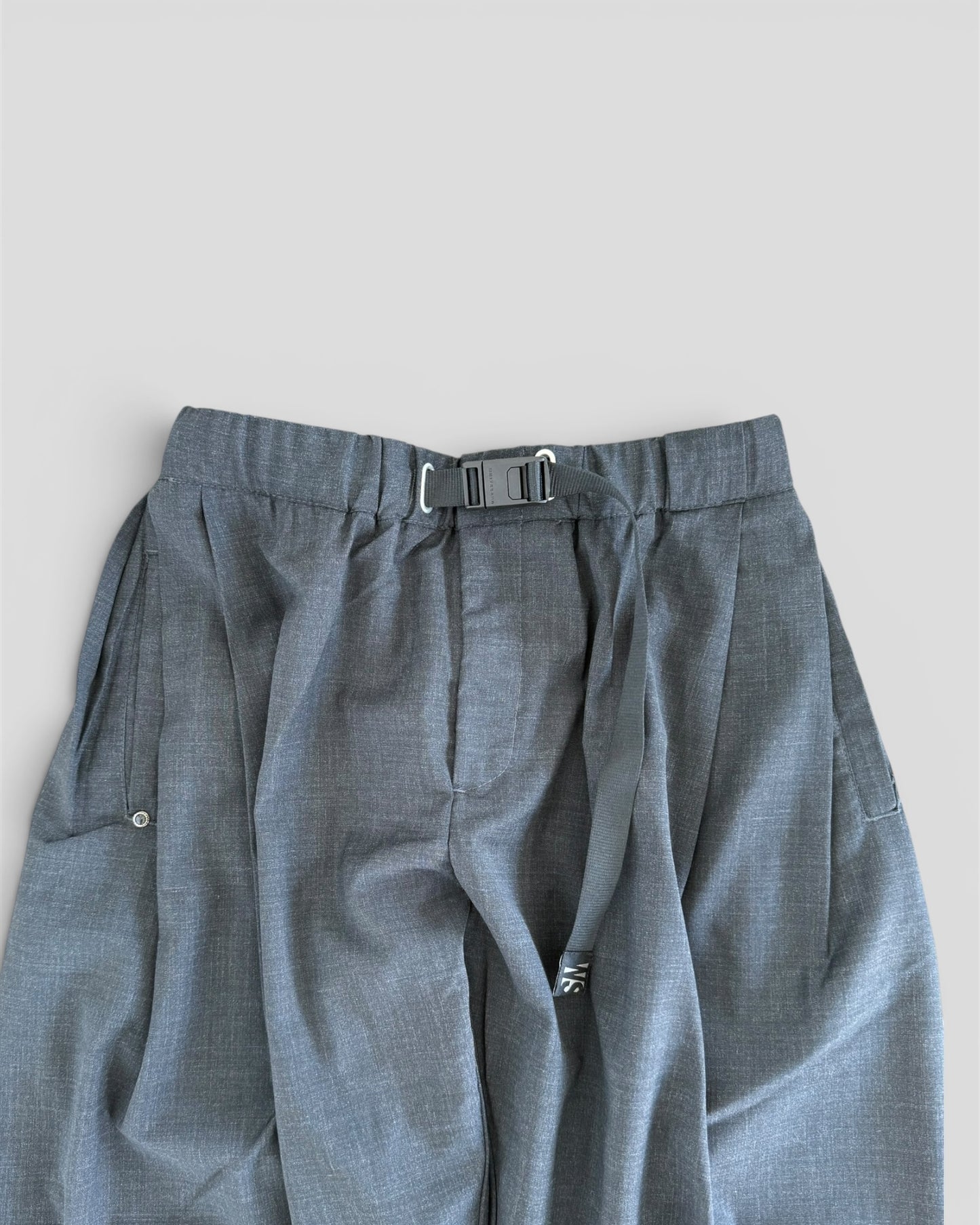 Jhonny dark grey