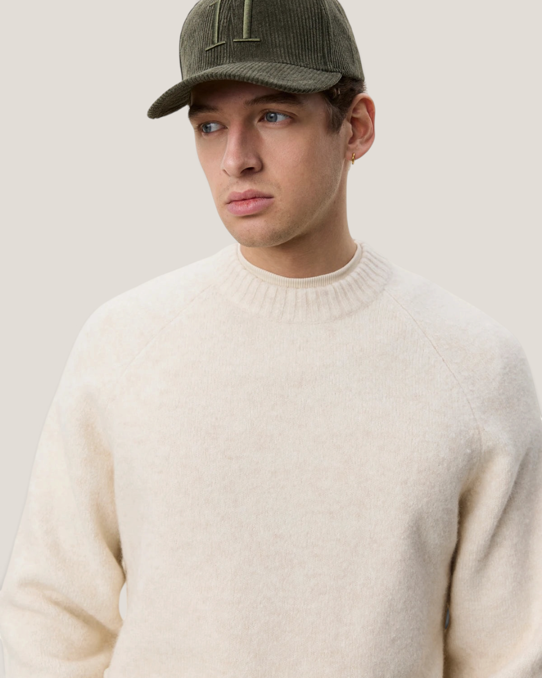 Soft roundneck knit