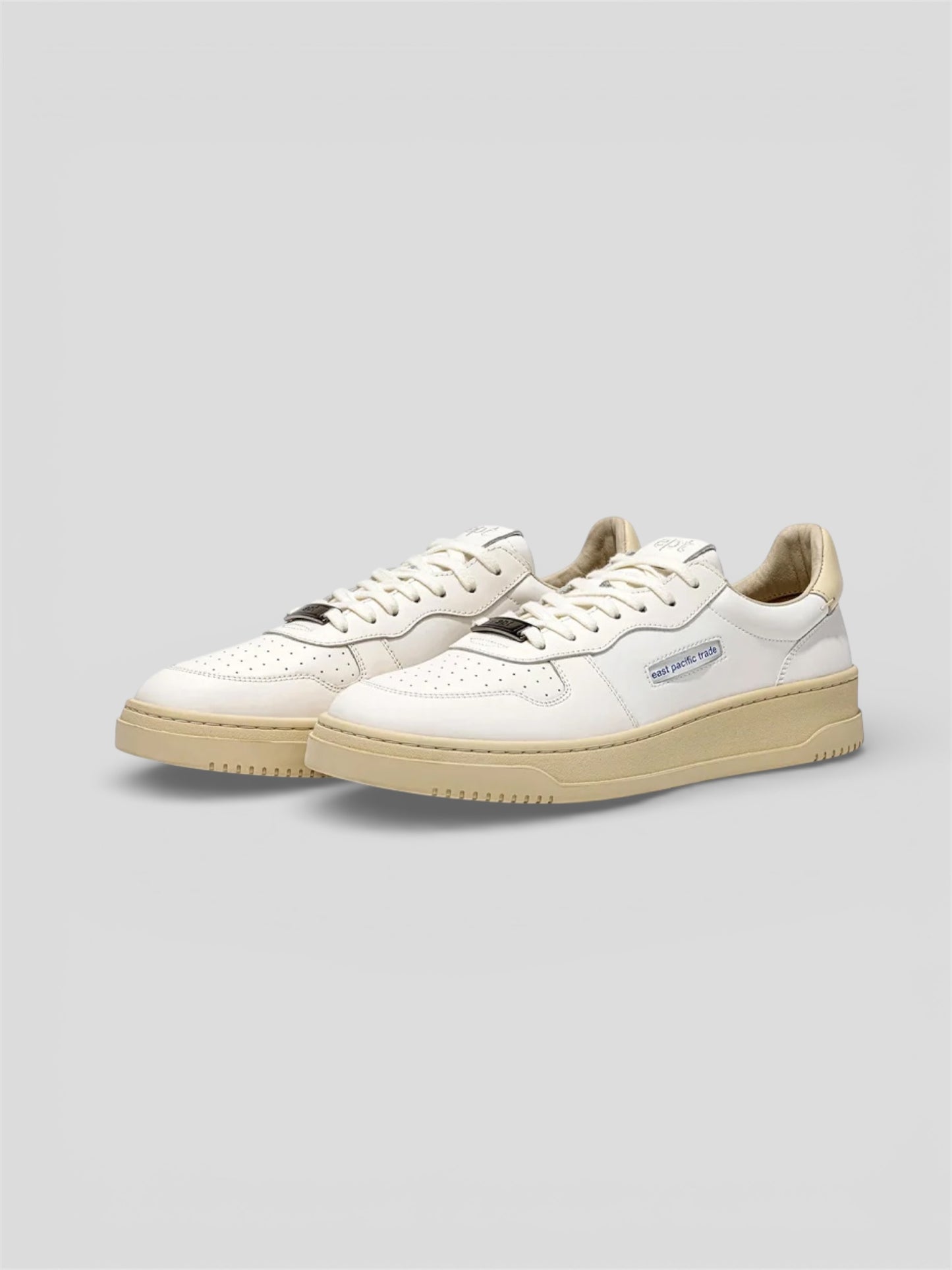 Court Off white