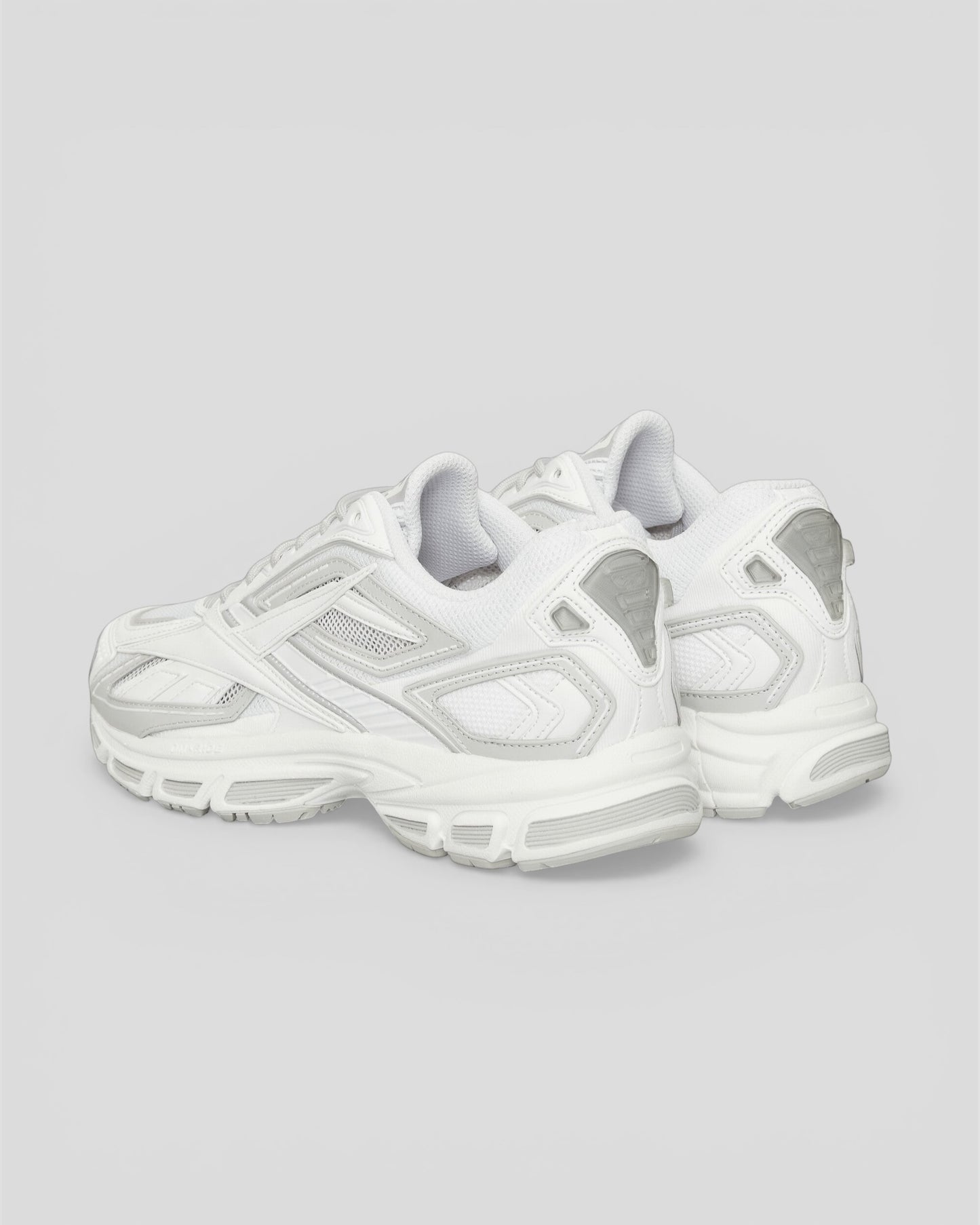 Road ultra white