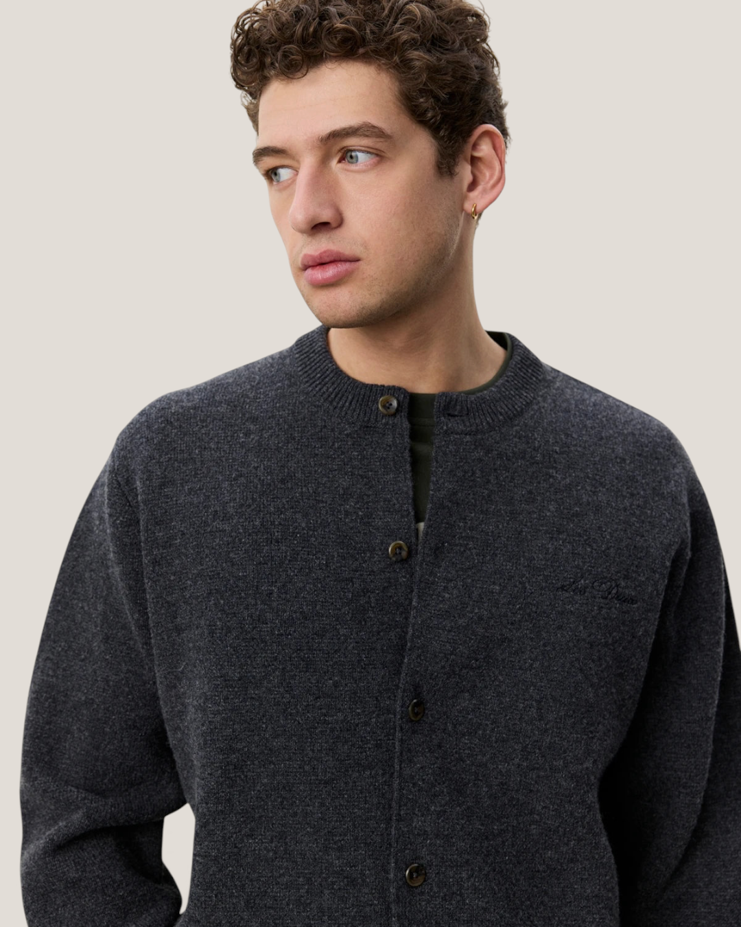 Knitted roundneck cardigan