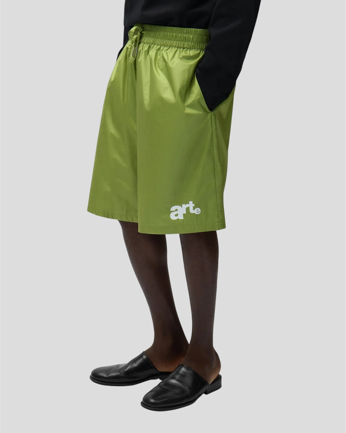 Big logo shorts