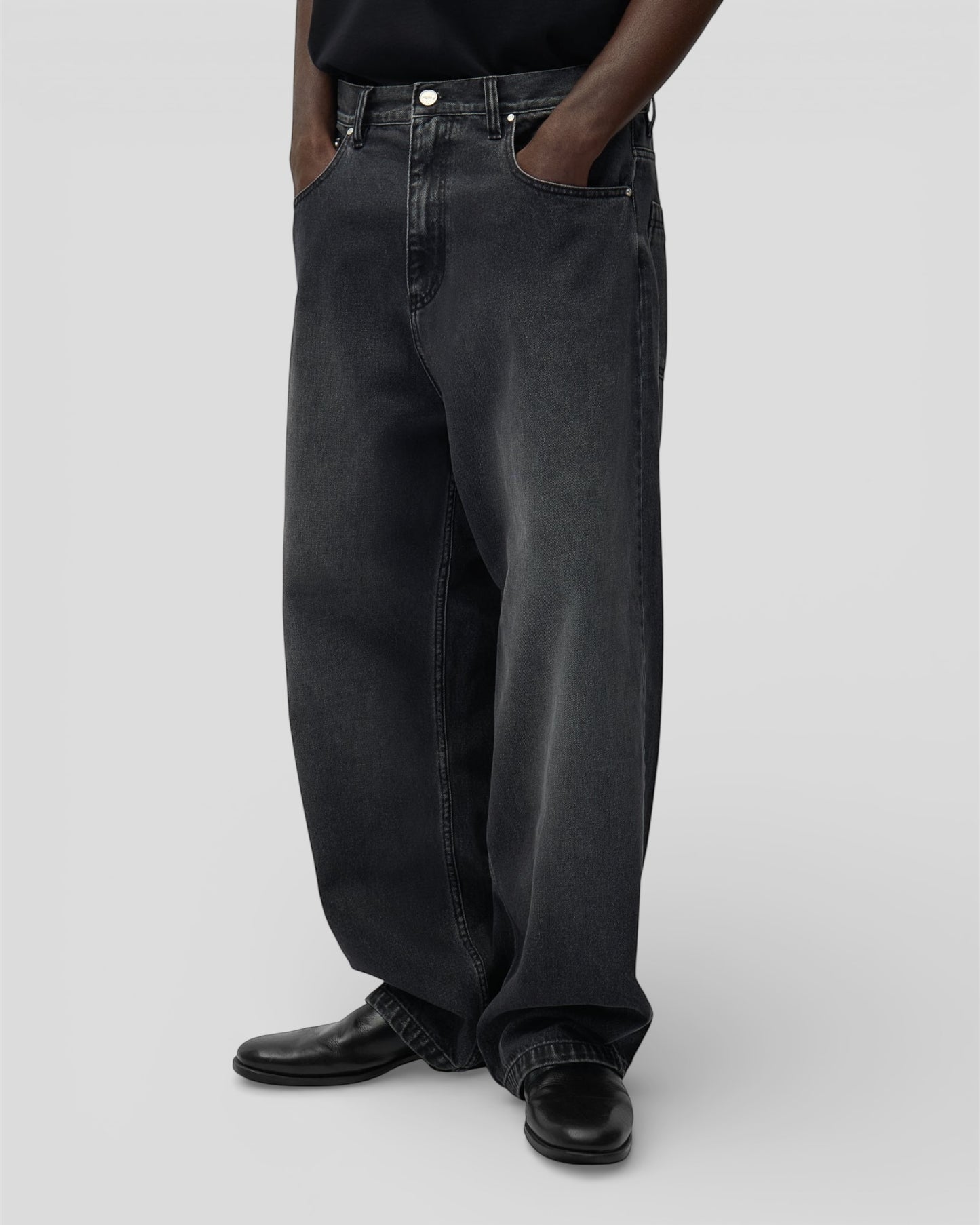 Fade wash baggy pants
