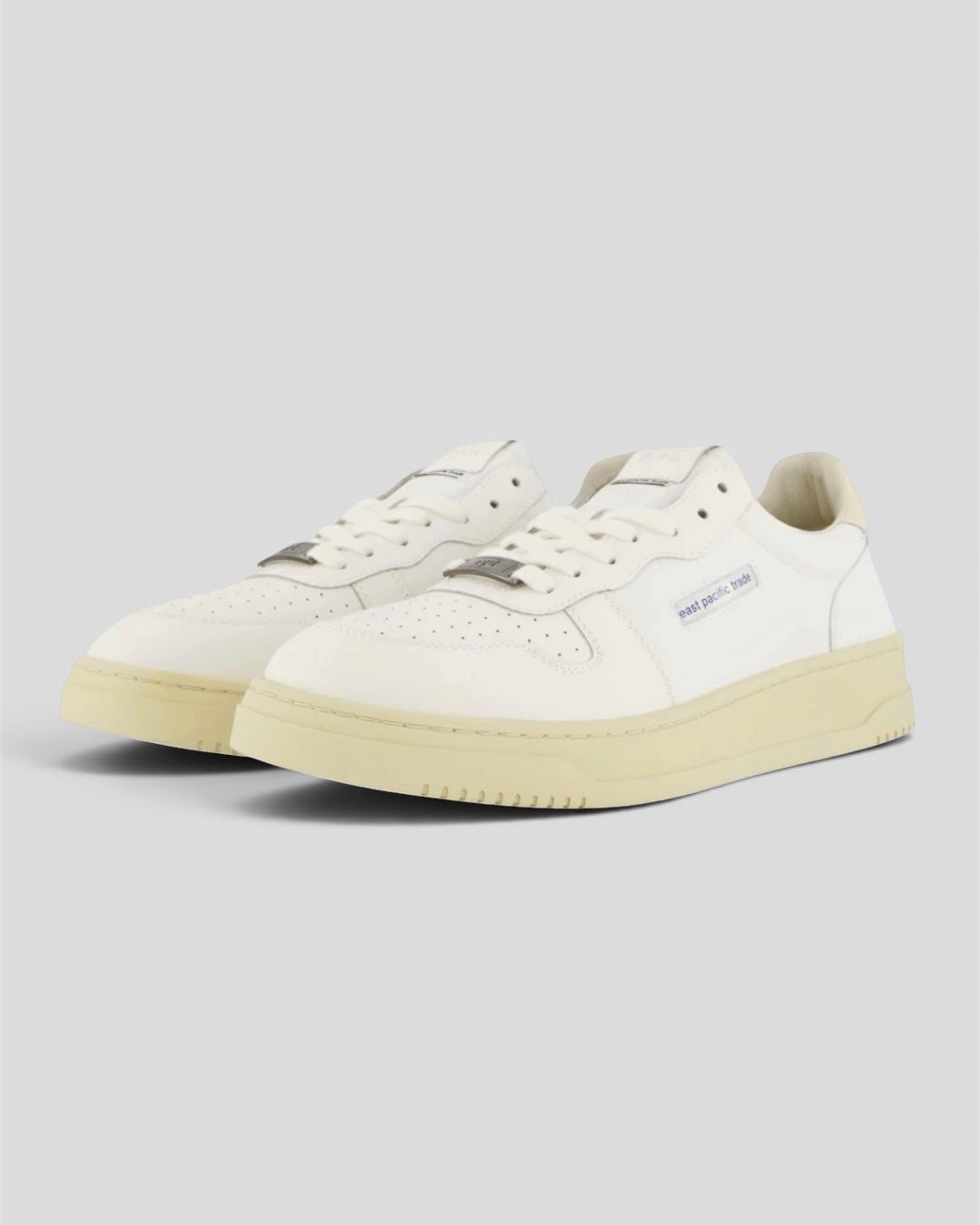Court Off white